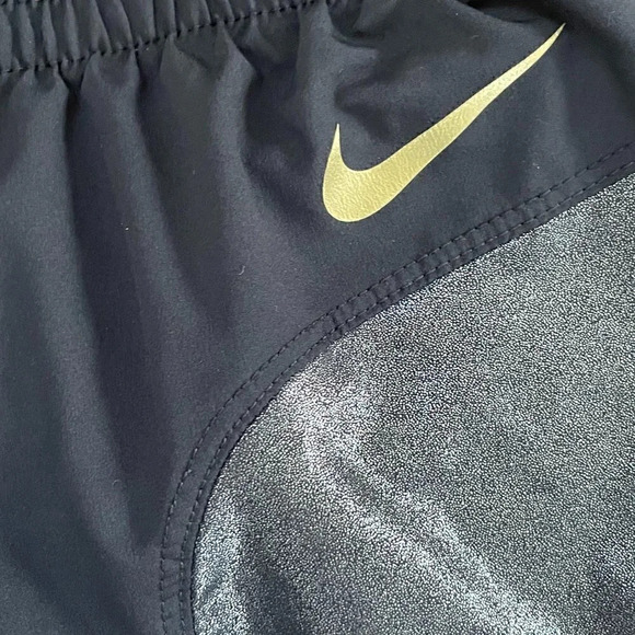 NIKE Women's Clash Tempo Luxe Lined Running Shorts Black Silver Size M - Picture 4 of 9